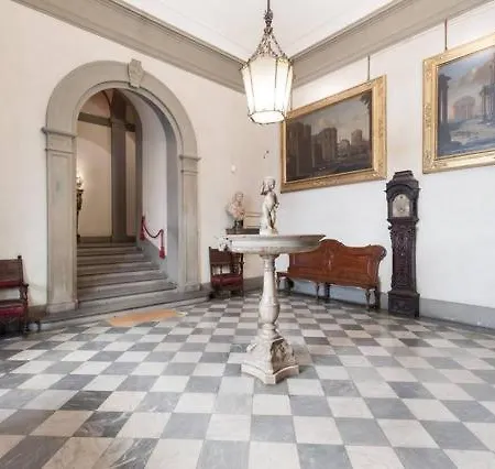 شقة Palazzo Pandolfini's City-view *